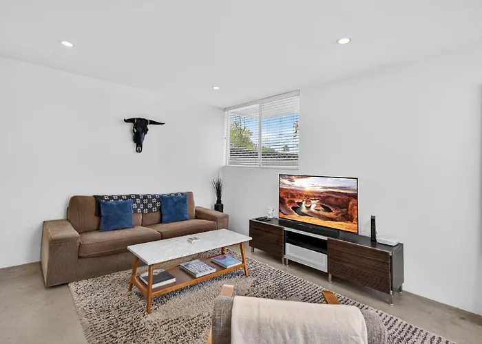 Modern 2br Retreat Sleeps 4 Near Arcadia&biltmore *